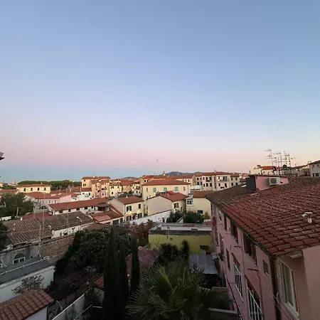 La Casina Di Maya 아파트 리보르노